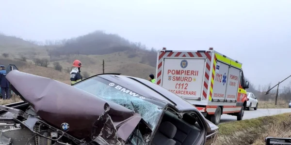 Accident cu două victime încarcerate în Ocnele Mari - Vâlcea Foto Adevărul