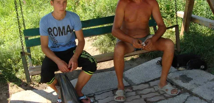 Lucian Geodescu, unul dintre localnici, i-a adus mancare lui Marian Moga, baiatul izgonit de parinti