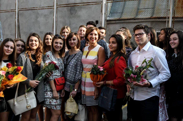 Carmen Iohannis prima zi de scoala 2 jpeg