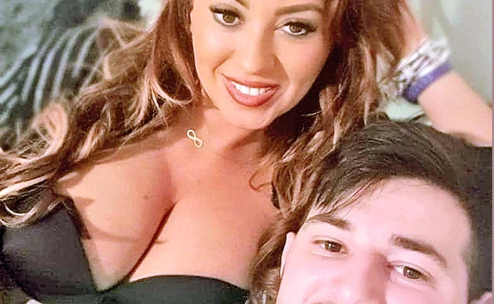 
    Larisa și Ovidiu,  mai tânăr decât  ea cu 13 ani  