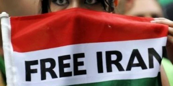 O jurnalistă, reţinută de Teheran, fiind acuzată de propagandă împotriva regimului