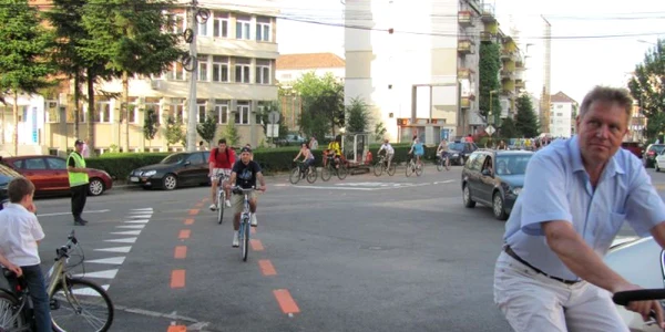 Klaus Iohannis şi-a scos bicicleta şi a testat noile piste din Sibiu