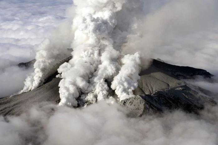 Japonia eruptie vulcan munte Ontake FOTO AP