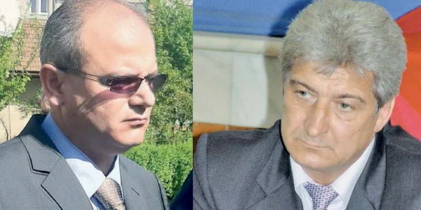Romică Anculia (stânga), fostul şef al APIA Caraş-Severin, şi Simion Iancu-Simi, fostul primar al oraşului Oţelul Roşu , acuzaţi de corupţie