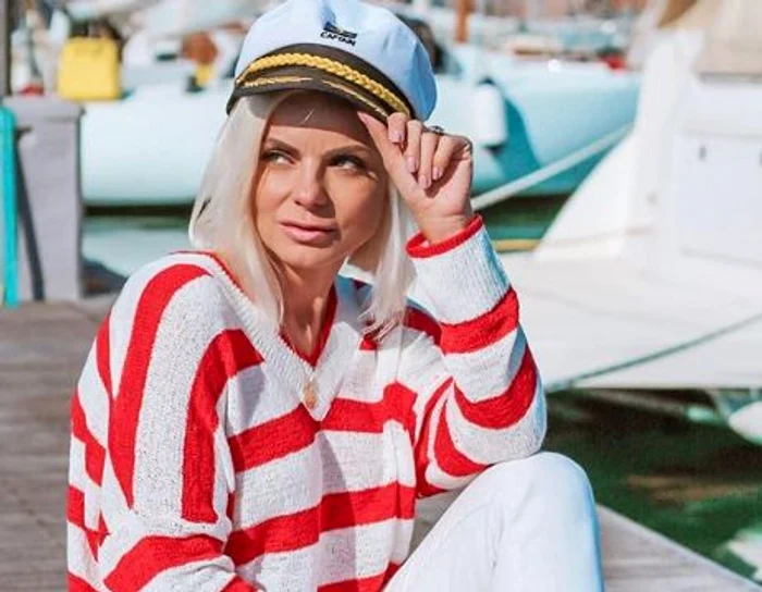 Jojo a publicat pe contul personal de socializare o imagine realizată în urmă cu 25 de ani, alături de una realizată în prezent. Observați vreo diferență? Foto Instagram