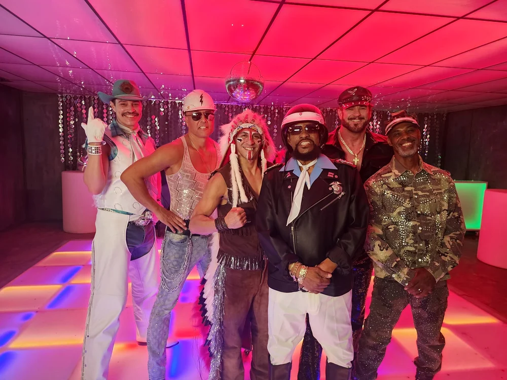 Village People, una dintre cele mai populare trupe de disco ale anilor 70. FOTO: Facebook