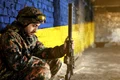 Razboi in ucraina, soldat drapel shutterstock 2130583775 jpg