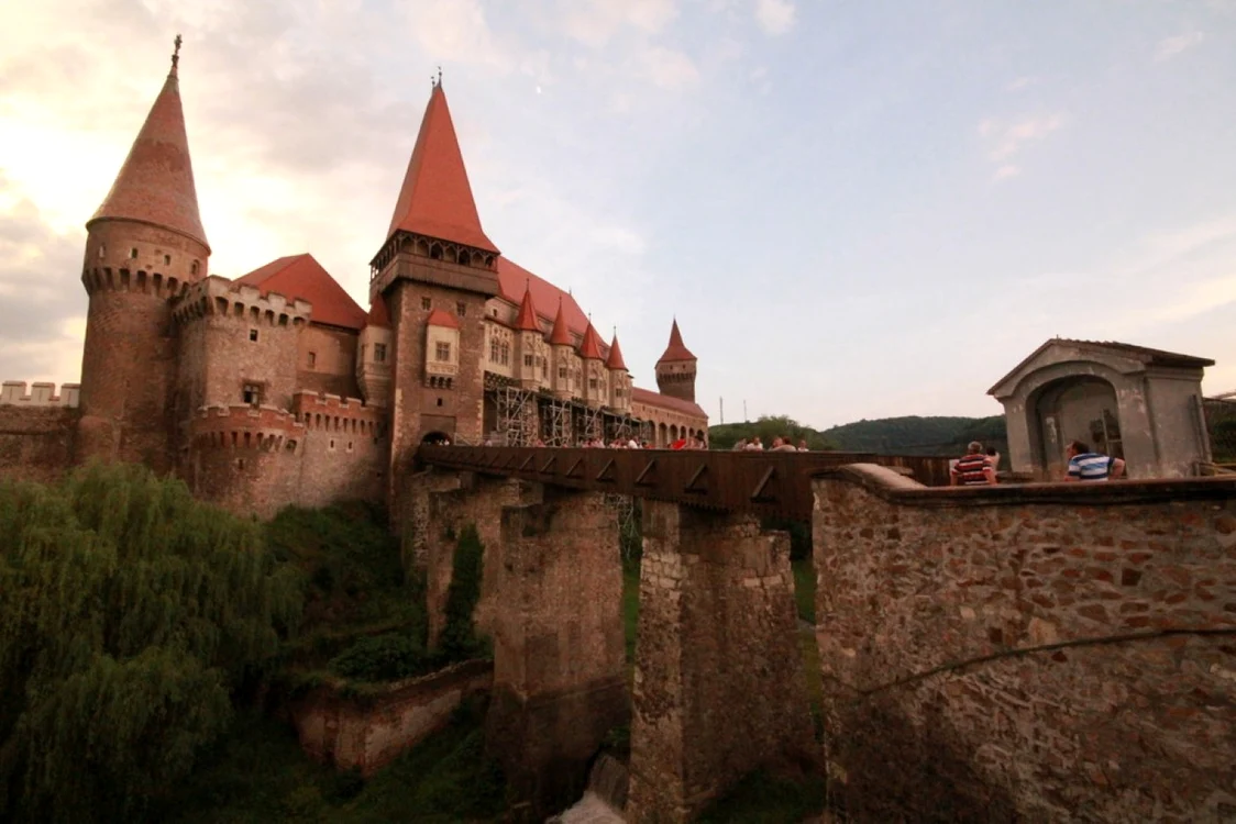 Castelul Corvinilor astăzi FOTO Daniel Guţă