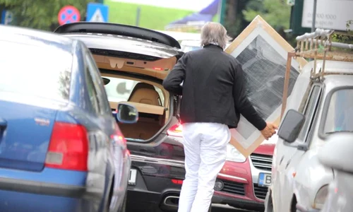 Odată ajuns Ilie a încercat să rezolve problema spaţiului jpeg