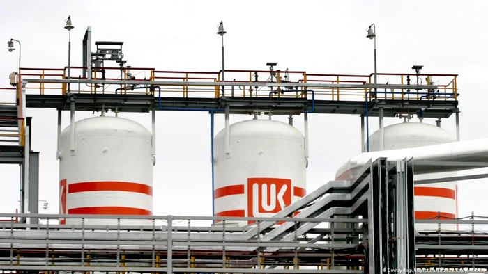 Lukoil deţine peste 300 de staţii de benzină în România