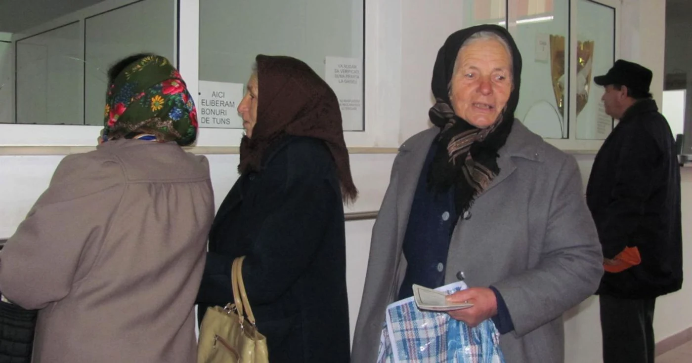 Bătrânii superstiţioşi s-au prezentat la ghişee ca să-şi achite datoriile
