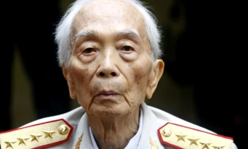 Legendarul general vietnamez Vo Nguyen Giap, cunoscut ca „Napoleon cel Roşu”, a murit la 102 ani jpeg