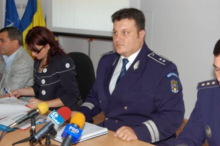 Comisarul Miron a coordonat Serviciile de Investigare Fraude, Investigaţiile Criminale şi Arme. 