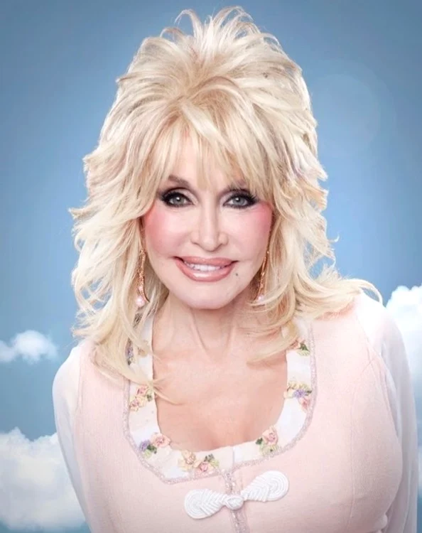 
    Michelle  Pfeiffer  a renunțat  complet  la machiaj  