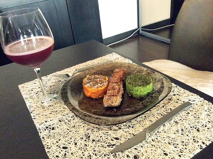 
    Ilinca Obădescu, prezentatoarea ştirilor Kanal D, face nişte reţete demne de un bucătar profesionist  