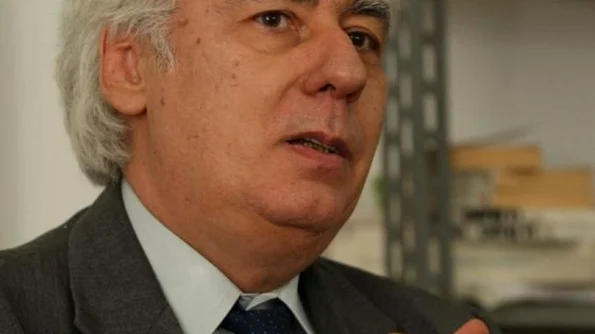 „Suveranii României Monarhia, o soluţie?“, o nouă carte de Lucian Boia jpeg
