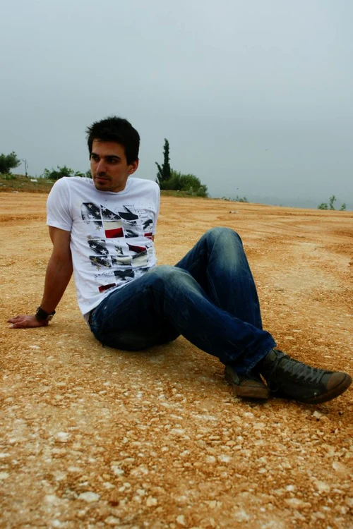 Tuncay pozează foarte des în natură, în ipostaze demne de un adevărat fotomodel (foto: arhiva personală)