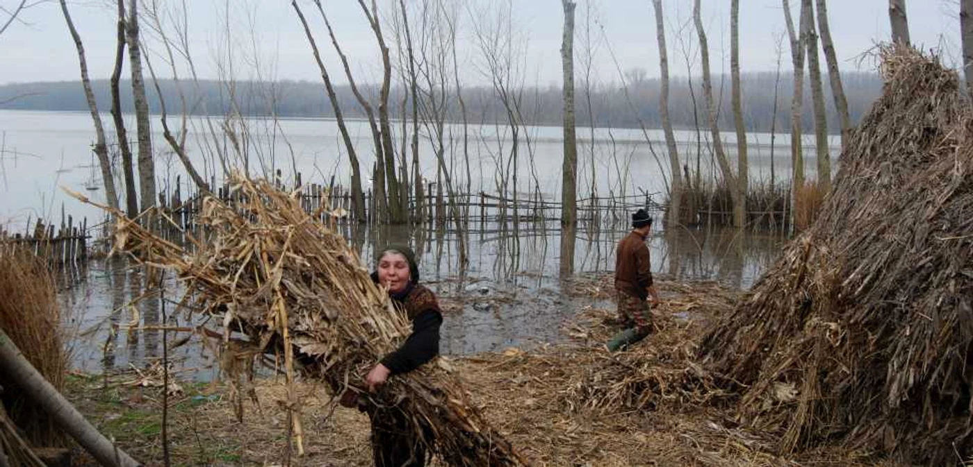 Inundaţiile ameninţă localităţile oltene (foto arhivă)