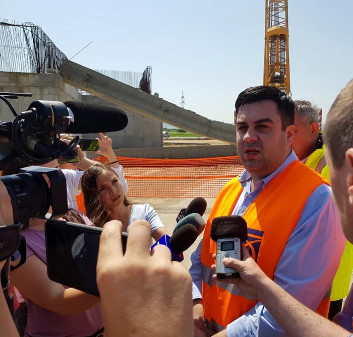 Ministrul Transporturilor, Răzvan Cuc, a verificat lucrările la Autostrada Sebeș-Turda acum o lună