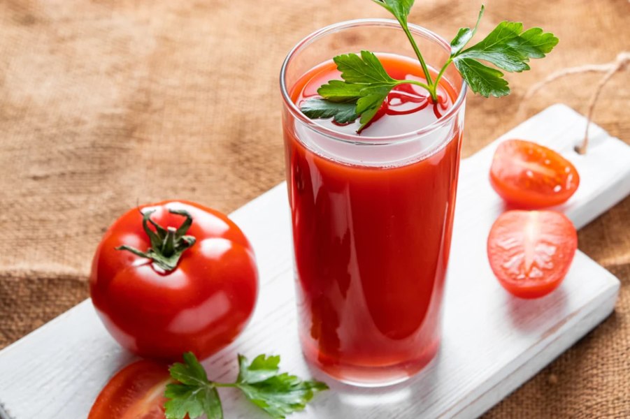 Băutura cu suc de roșii și ulei de măsline care poate proteja inima și reduce inflamația. Cum se consumă și de ce este recomandată de nutriționiști