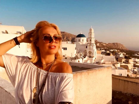 Dana Savuica sexy Santorini (1) jpeg