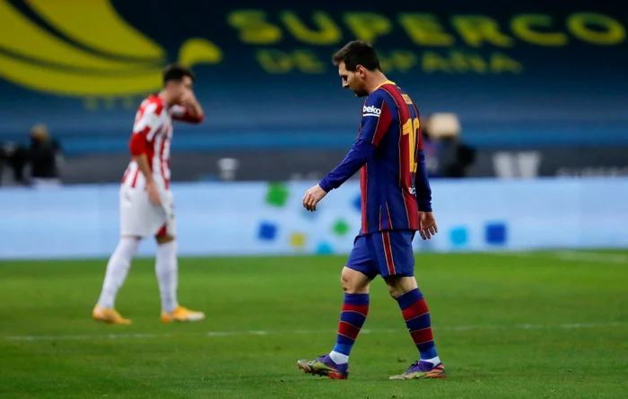 Lionel Messi a părăsit terenul cu capul plecatFoto: Guliver / GettyImages