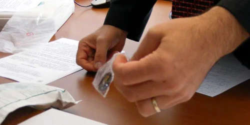 Prezervativul nu avea ambalaj/foto:OJPC Satu Mare