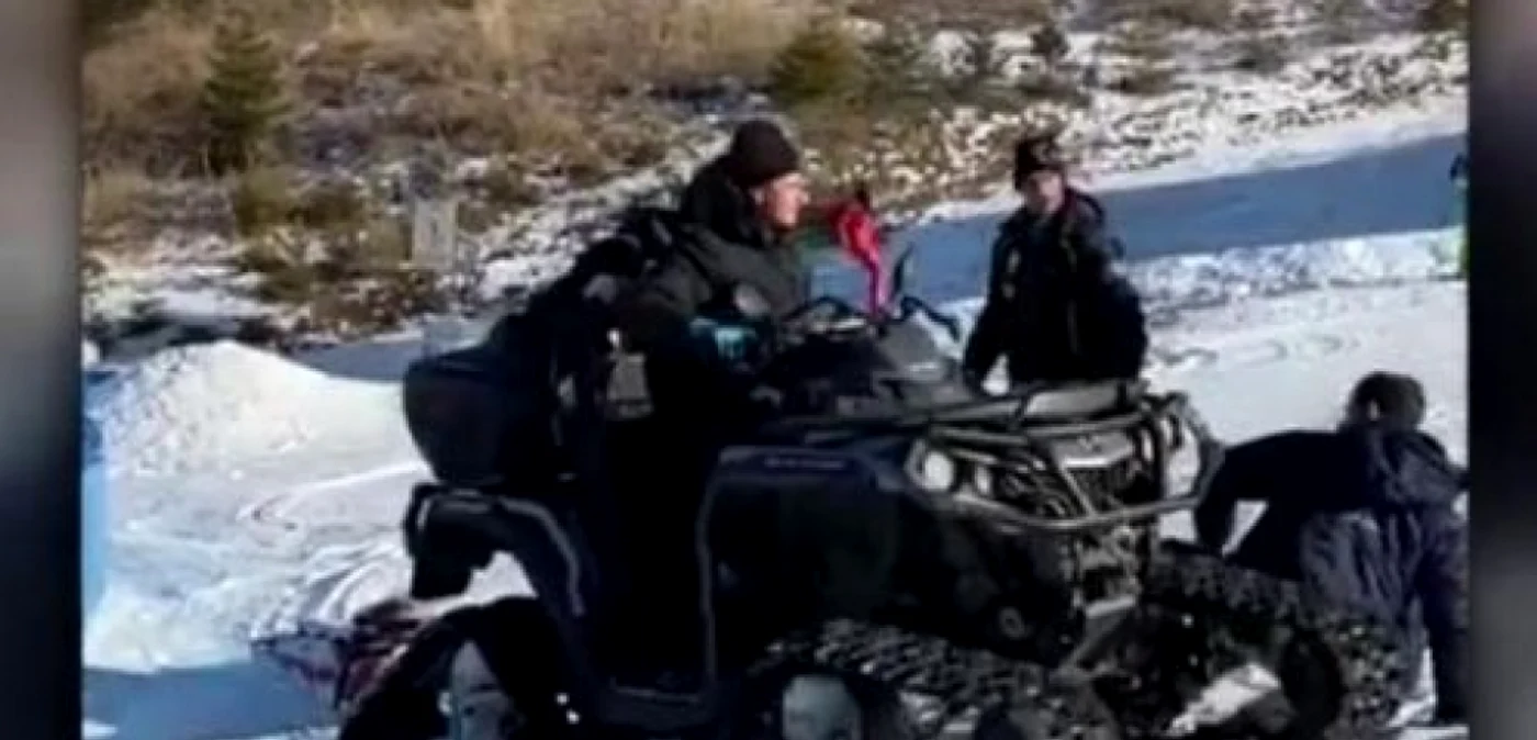 Turist calcat cu atv-ul 