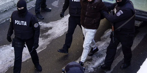 Mohamed Amra este adus la Curtea de Apel București. FOTO Inquam Photos / Octav Ganea