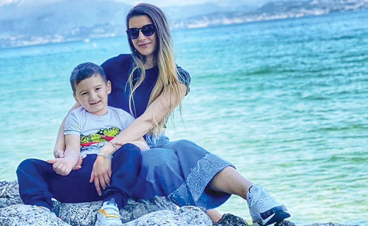 
    Alexandra Moraru şi fiul ei, David  