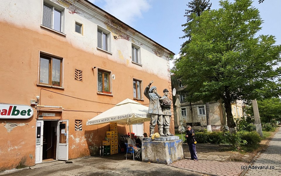 De ce mulți români fug de blocurile comuniste: „Zero inițiative și zero posibilități. Dar se cred la ei pe moșie”   