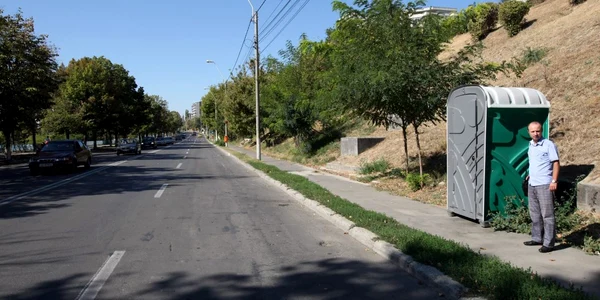 Pe Faleza Superioară a fost amplasată o singură toaletă publică Foto Bogdan Dimofte