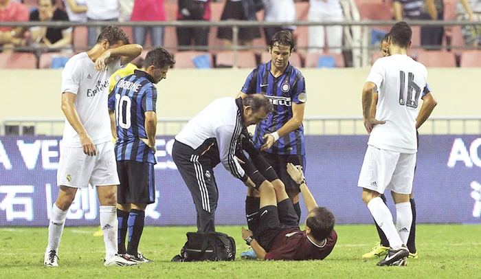 
    Cristi Chivu mai îmbracă tricoul Interului doar în meciuri demonstrative  