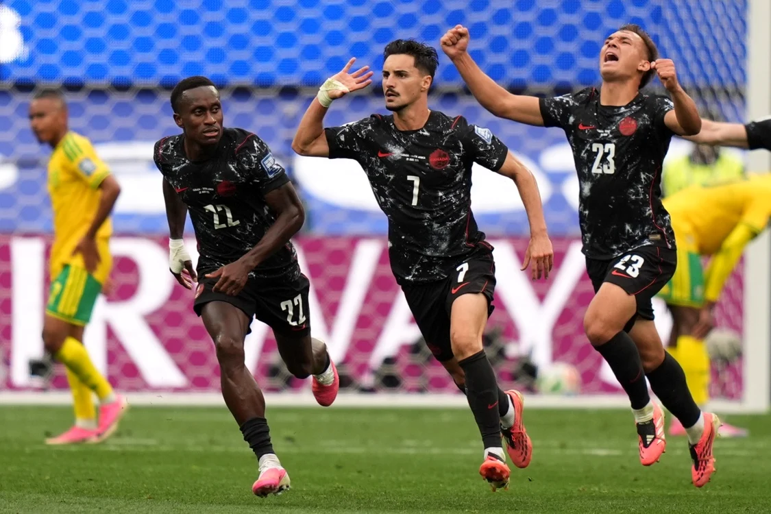 Canadienii jubilează după golul înscris în prelungiri (Foto: EPAImages)