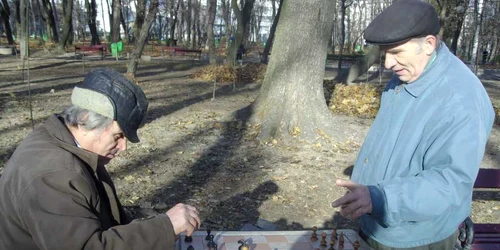 Mese de șah în parcuri