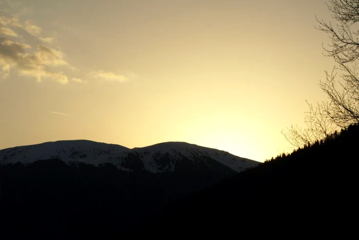 Zăpezile acopere vârfurile Retezatului. FOTO: ADEVĂRUL.D.Guţă-