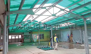 Modernizarea pieţei  a început cu acoperişul jpeg