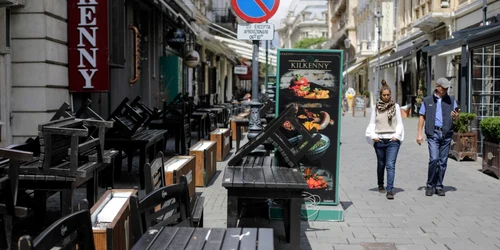 Terase Centrul Vechi pregătiri pentru redeschidere FOTO Inquam Photos / George Călin