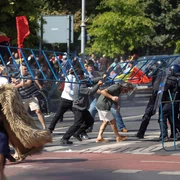 Ciocniri violente între forțele de ordine, fermieri și reprezentanți ai mișcărilor suveraniste, în București. FOTO Inquam Photos / George Călin