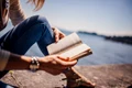 reading 925589 1280 jpg