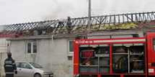 Incendiul a izbucnit duminică la prânz