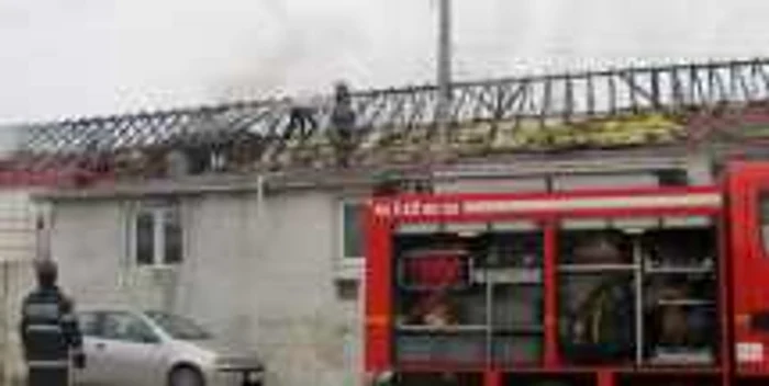 Incendiul a izbucnit duminică la prânz