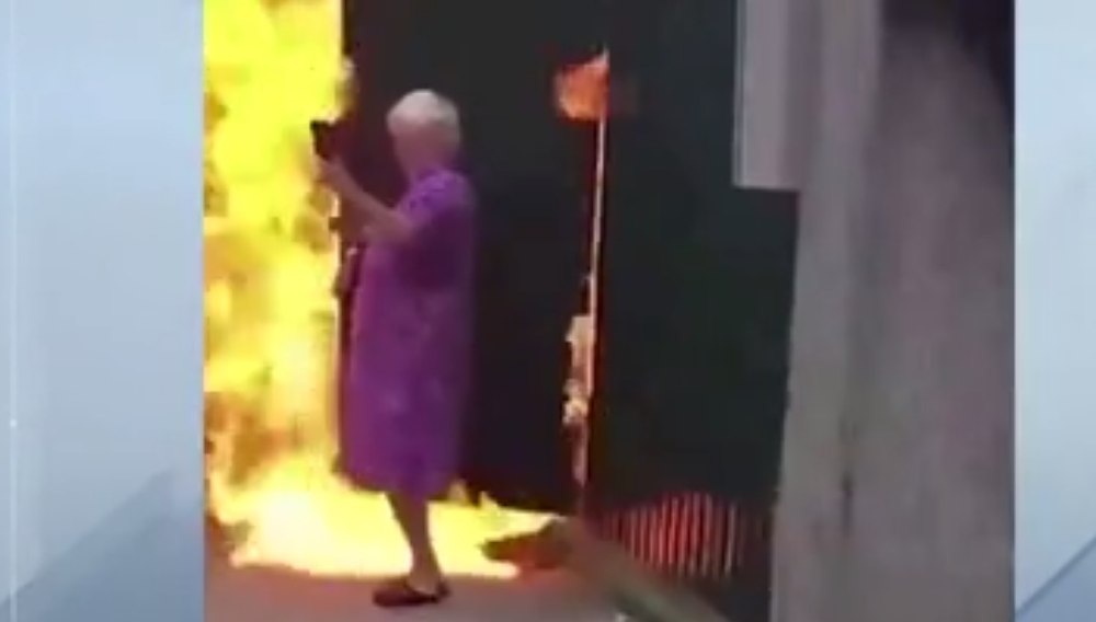Conflict bizar în Rusia. Un bărbat și-a atacat vecinii cu un aruncător de flăcări și cu un harpon VIDEO 