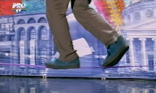 Demonstraţie de slacklining (Foto: captură video Pro TV) jpeg
