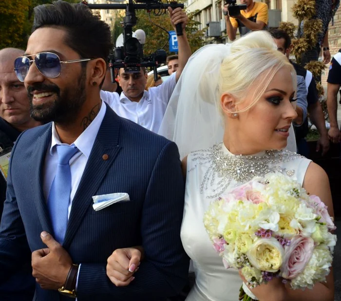 
    Misha şi Connect-R s-au căsătorit religios duminicăFoto: Click!  