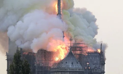 Miliardarii Franţei, donaţii de sute de milioane de euro pentru reconstrucţia Catedralei Notre Dame jpeg