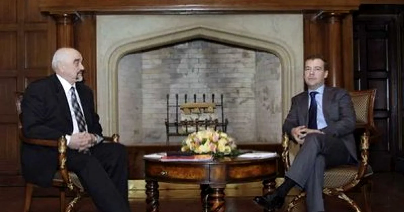 Preşedintele rus Dmitri Medvedev, împreună cu liderul Transnistriei, Igor Smirnov 