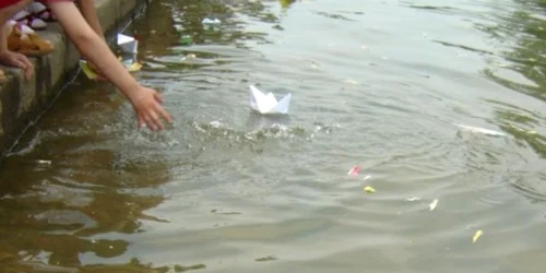 Se vor lansa bărcuţe anti-Băsescu pe Bega