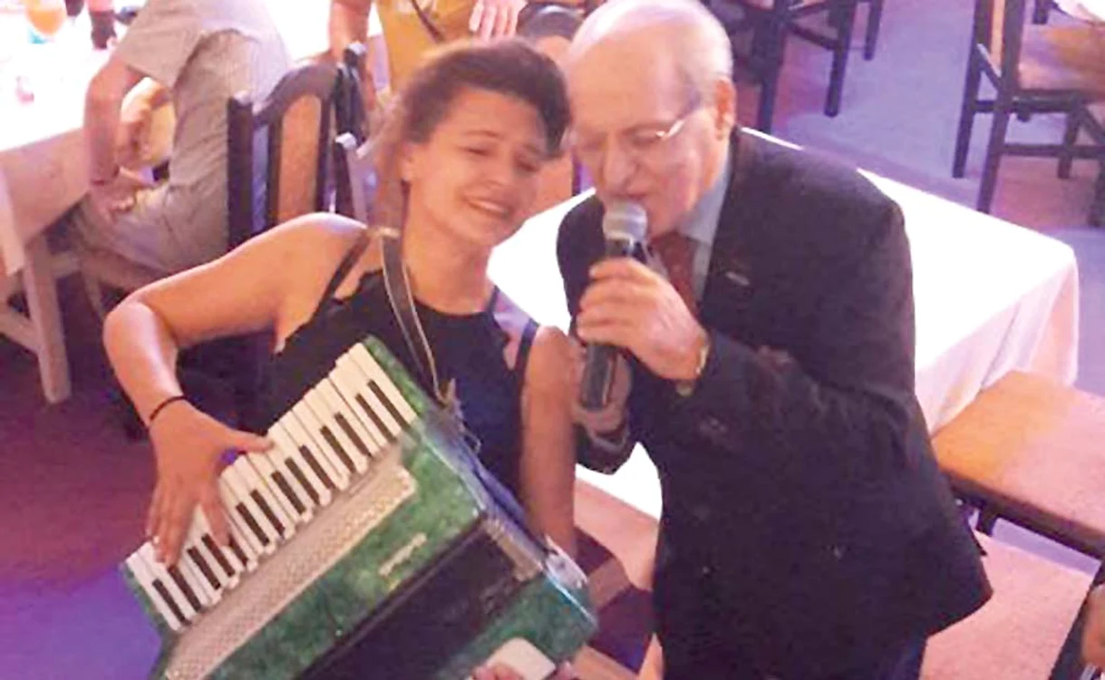 
    Nelu Ploieșteanu și Maria Buză fac un duet de zile mari la terasa de pe LitoralFotografii: Blitz  