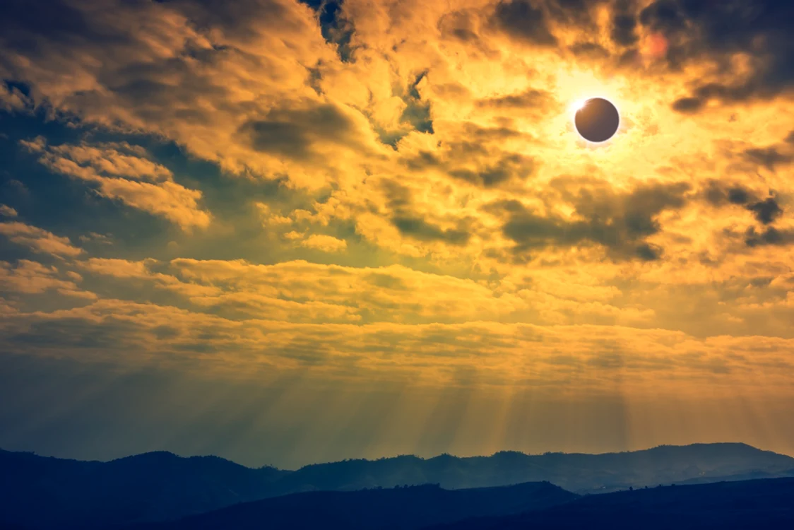 O nouă uşă se deschide şi începe o nouă călătorie @shutterstockclickpentrufemei.ro